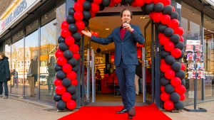 De Spreekstalmeester opent een nieuwe winkel voor Hans Anders